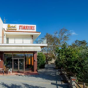 Giannis Hotel